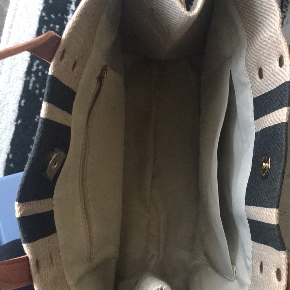 Free Gift With Purchase-Simple Stripe Large Capacity Canvas Tote - Picture 5 of 13